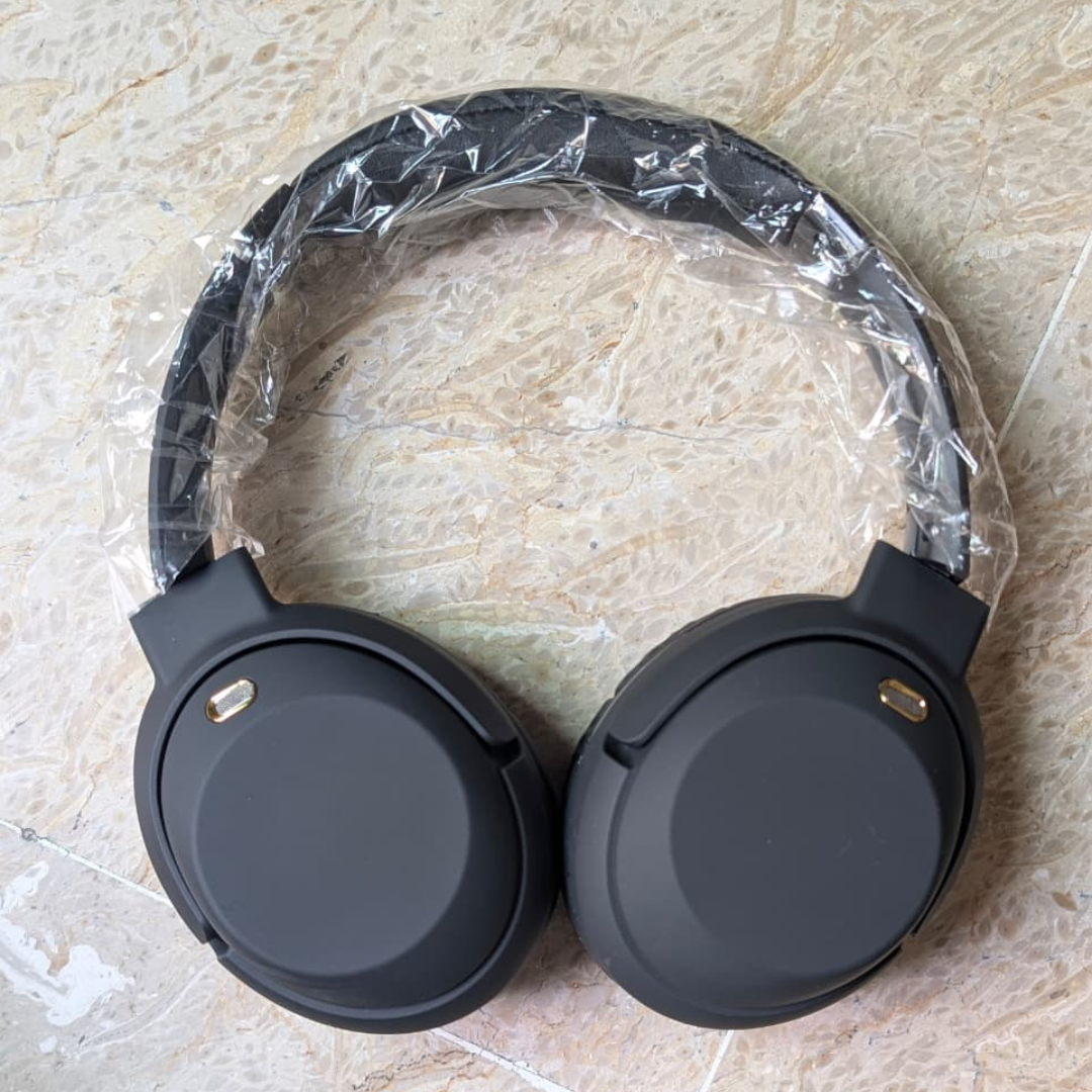 Sony WH1000 XM4 Bluetooth Headphones