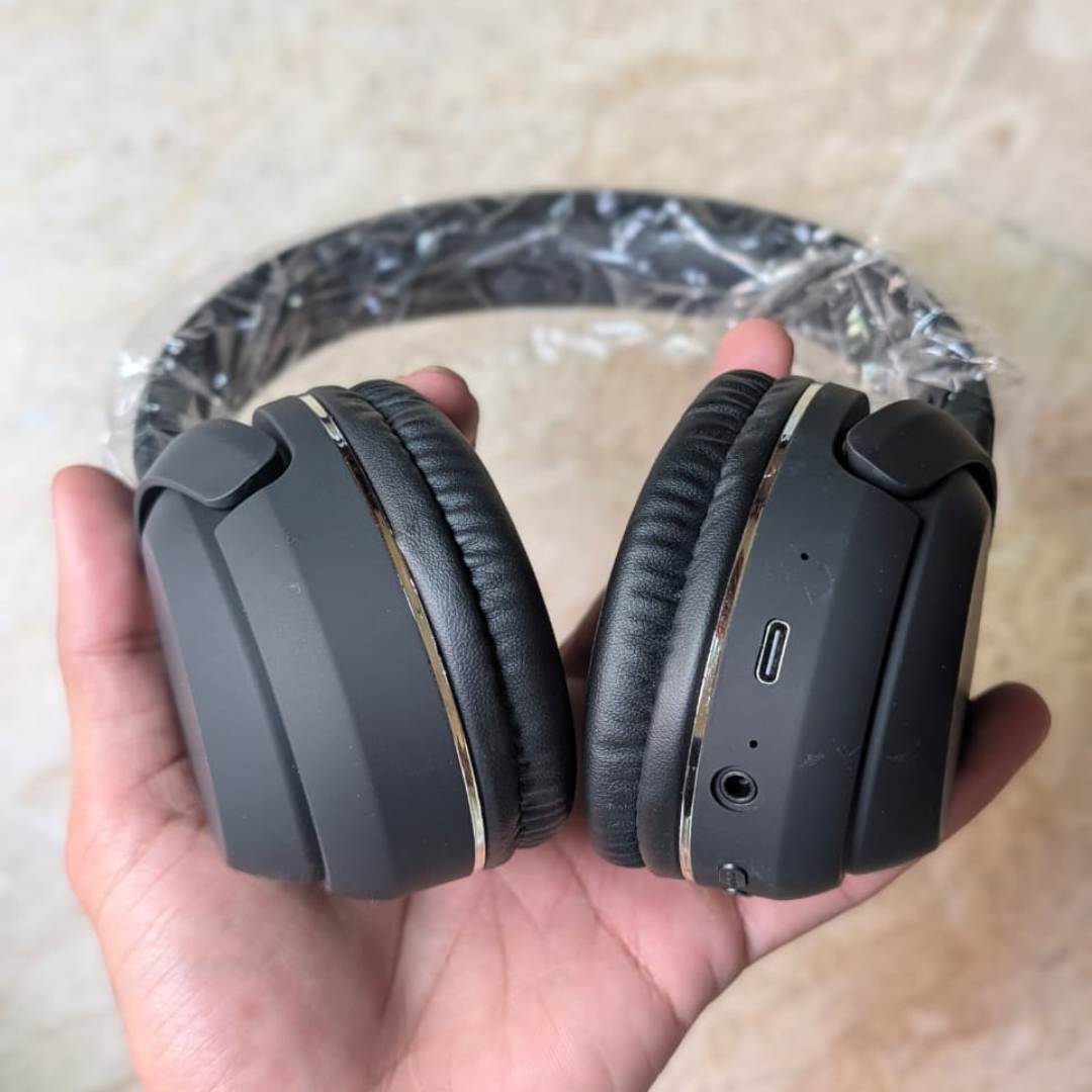 Sony WH1000 XM4 Bluetooth Headphones